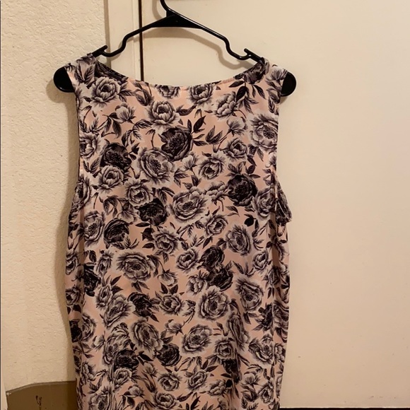 Torrid size 1 light pink w/ grey and black, v neck - Picture 2 of 3